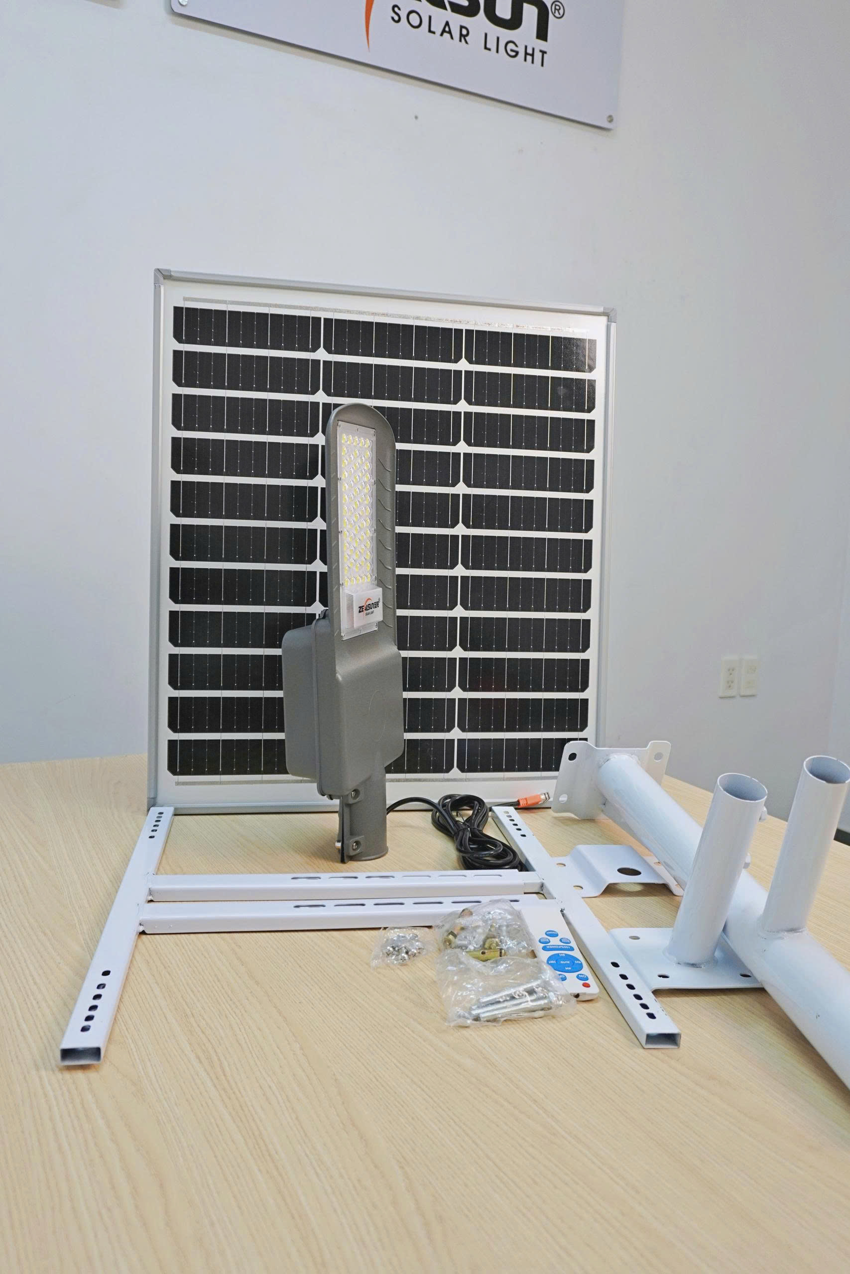 BỘ ĐÈN ĐƯỜNG NLMT 600W - Hình ảnh 5